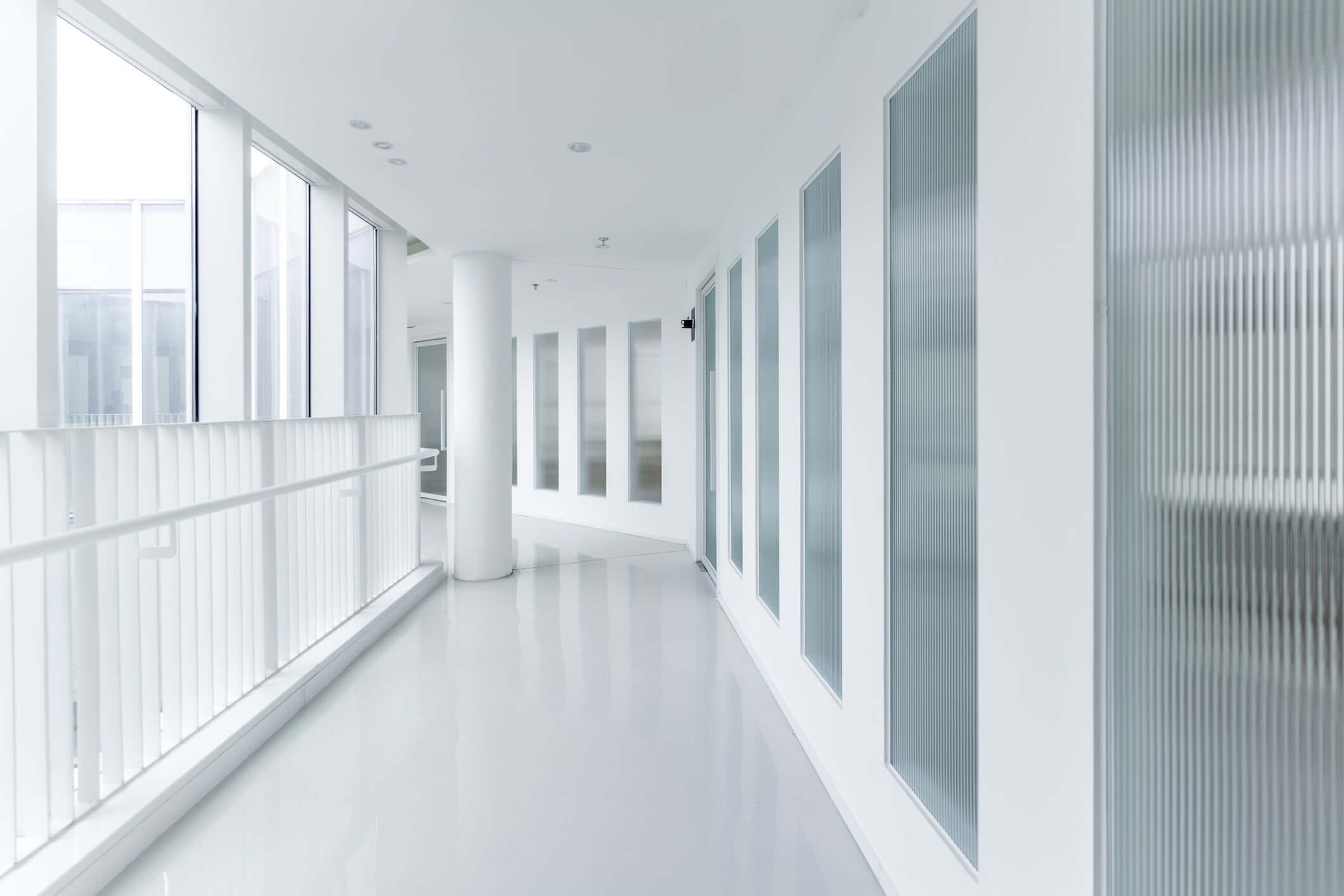 Seamless Aqualine PU PRO non-slip coating applied in a healthcare corridor – hygienic, chemical-resistant, and compliant flooring for hospitals and medical facilities